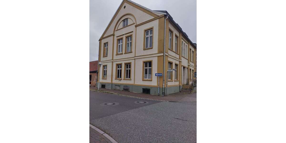 Haus zum Kaufen in Gnoien 40.000 € 550 m² 13 zimmer