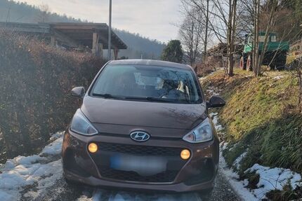 Hyundai i10 24.800 km 9.550 &euro; Burgsinn 97775