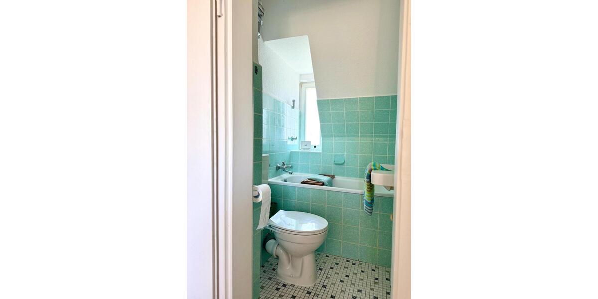 Dachgeschoßwohnung Wilhelmshaven Fedderwardergroden - 2 Zimmer, 32 m&sup2;, 400&euro; | Angebot:25843354