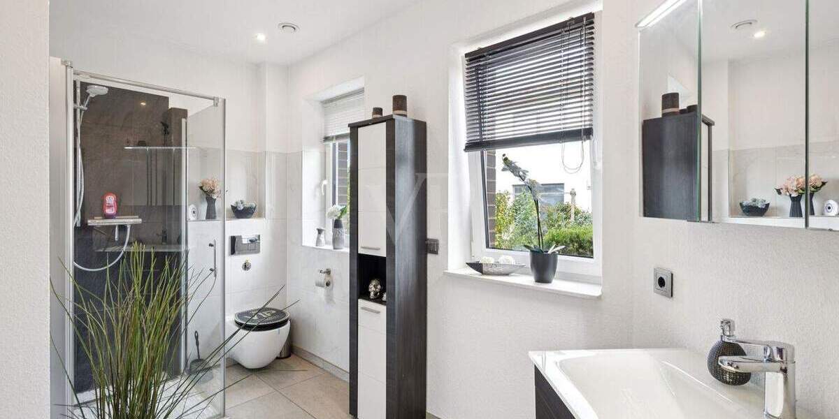 Repräsentatives, lichtverwöhntes Einfamilienhaus in Feldrandlage! 5 zimmer