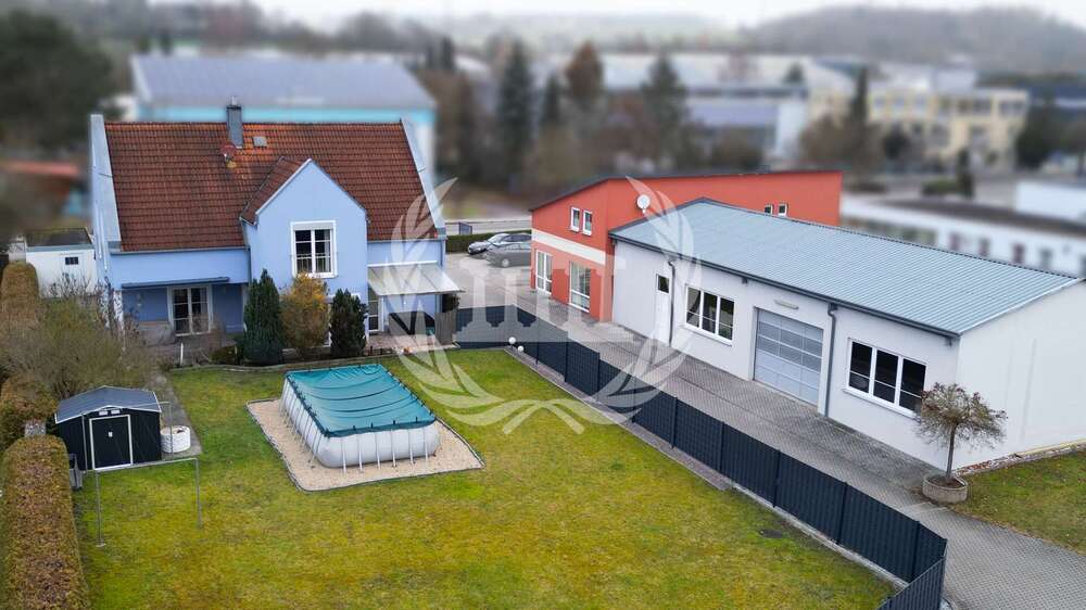 Haus zum Kaufen in Burglengenfeld 1.189.000 € 233 m² 5 zimmer