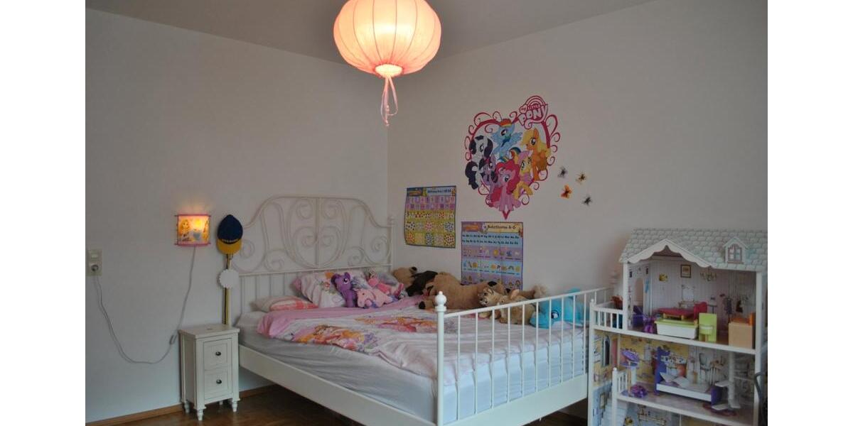 Erdgeschoßwohnung Ingolstadt Südost - 5 Zimmer, 165 m&sup2;, 1.450&euro; | Angebot:26034254