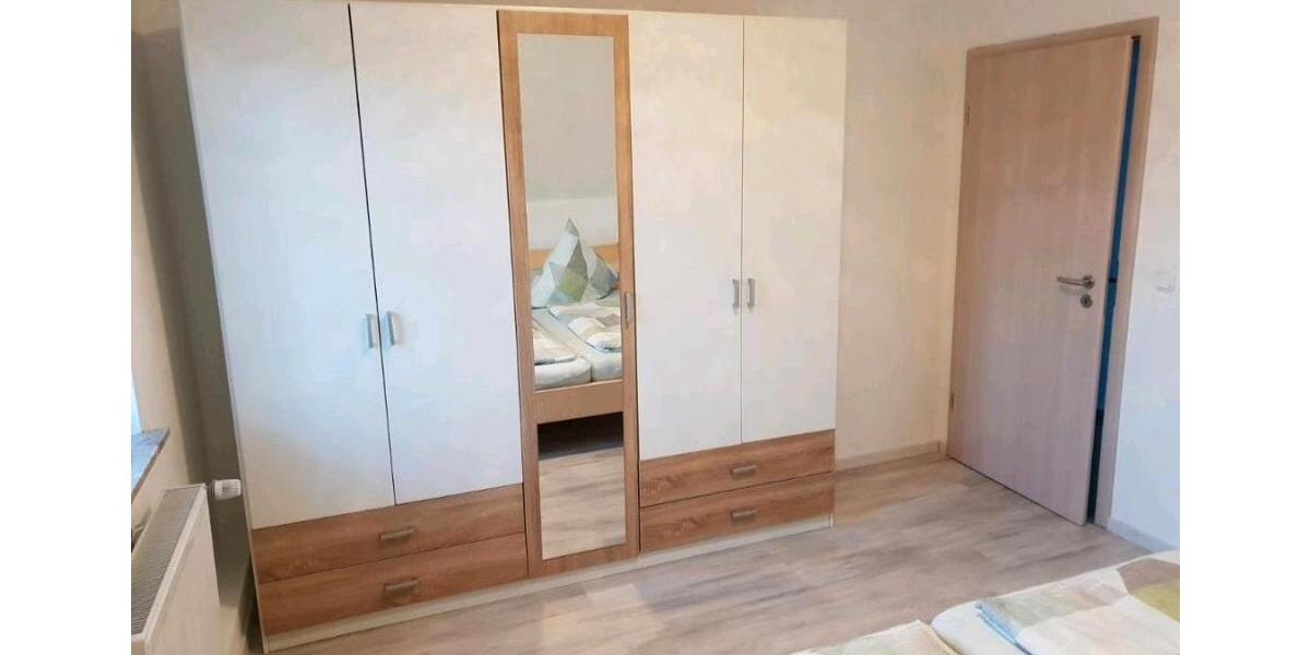 Dachgeschoßwohnung Emden - 2 Zimmer, 40 m&sup2;, 600&euro; | Angebot:26412735