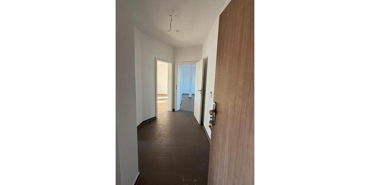 Dachgeschoßwohnung Cottbus - 3 Zimmer, 70 m&sup2;, 700&euro; | Angebot:26195690