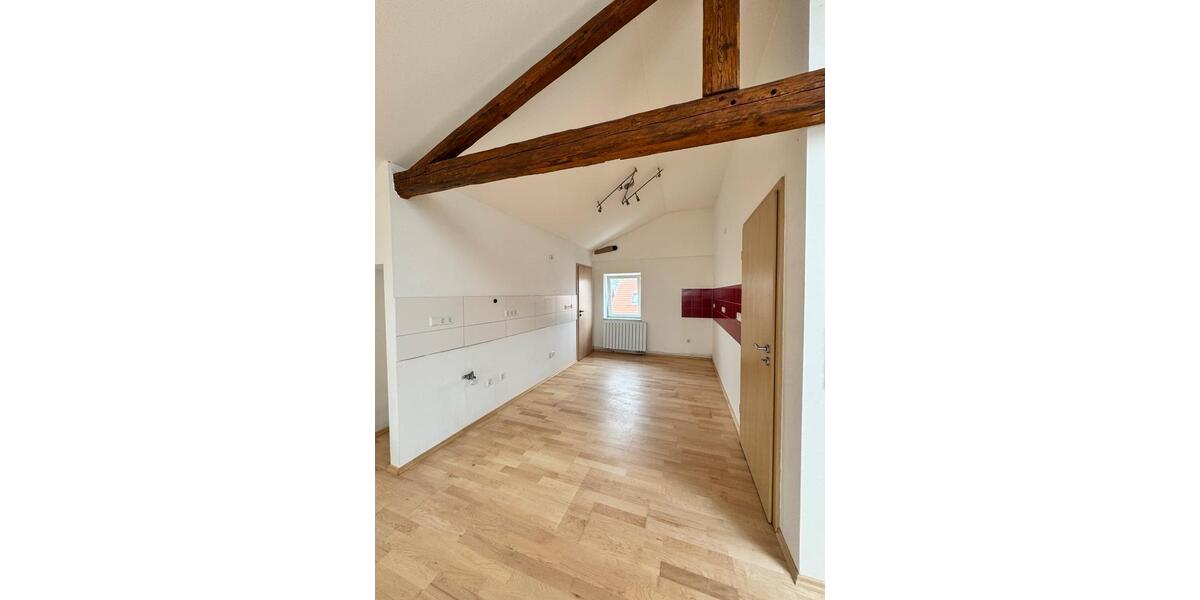 Dachgeschoßwohnung Erding - 4 Zimmer, 142 m&sup2;, 1.400&euro; | Angebot:26026745