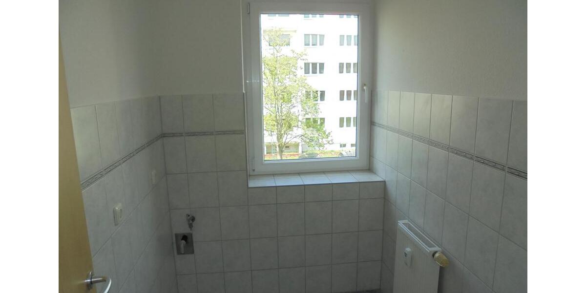 Etagenwohnung Saalfeld (Saale) - 2 Zimmer, 61 m&sup2;, 391&euro; | Angebot:26476627