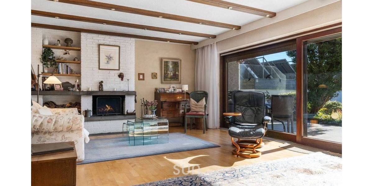 Familientraum.Grün. Ruhig. Einzigartig. Reiheneckhaus in Ulm-Unterweiler mit Pool und großem Garten! 8 zimmer