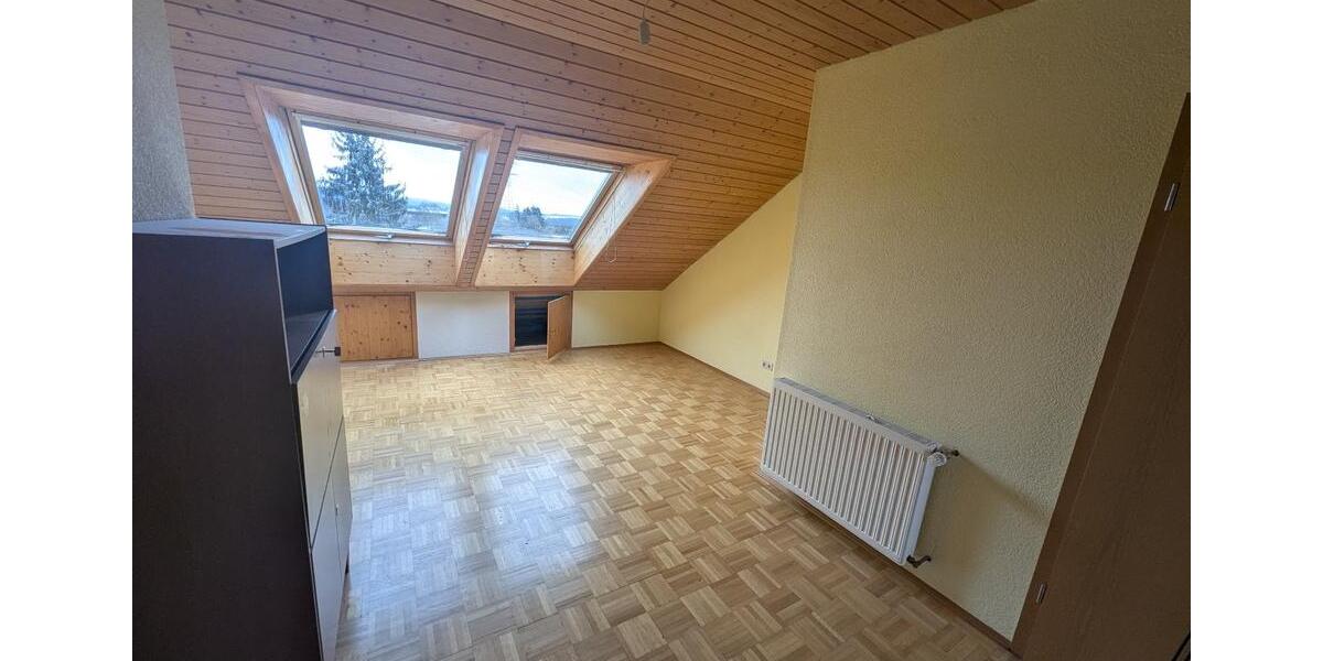 Doppelhaushälfte Trossingen - 4.5 Zimmer, 129 m&sup2;, 1.300&euro; | Angebot:25284849