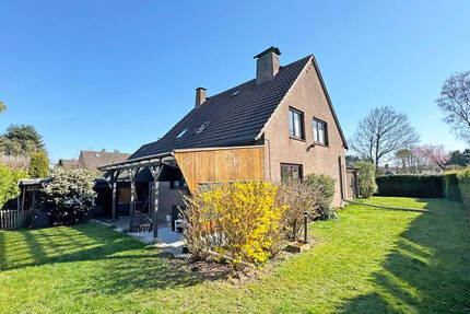 Haus Voerde (Niederrhein) / Friedrichsfeld Friedrichsfeld - 4 Zimmer, 120 m&sup2;, 395.000&euro; | Angebot:26017555