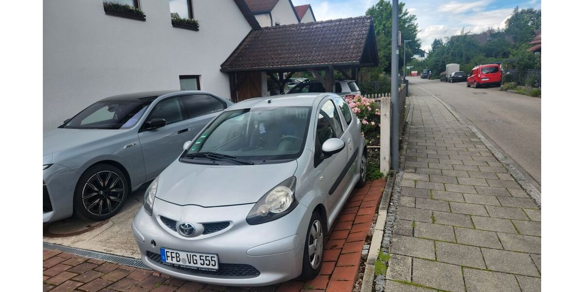 Toyota Aygo (X) 198.880 km 1.000 &euro; Puchheim 82178