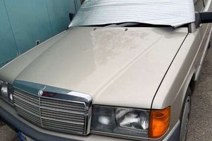 Mercedes-Benz 190 211.000 km 2.500 &euro; München 81825