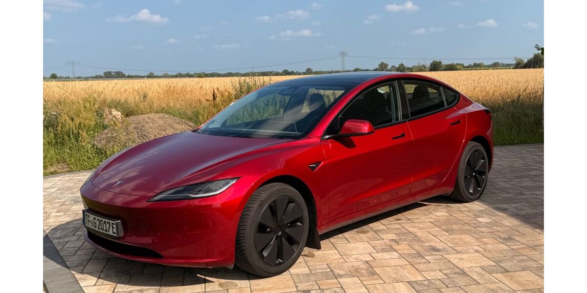Tesla Model 3 61.128 km 36.999 &euro; Trebbin 14959