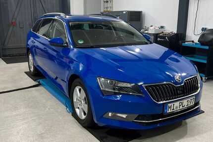 Skoda Superb 165.000 km 15.900 &euro; Minden 32425