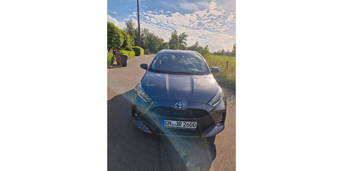 Toyota Yaris 22.000 km 20.900 &euro; Gummersbach 51643