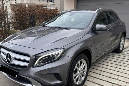 Mercedes-Benz GLA 200 220.000 km 10.900 &euro; München 81829
