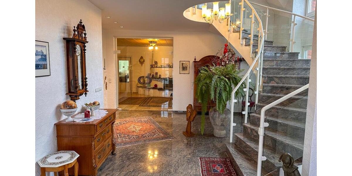 Villa Tülau - 11 Zimmer, 434 m&sup2;, 2.000&euro; | Angebot:22250385