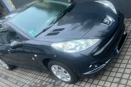 Peugeot 206 108.000 km 3.199 &euro; Berlin 13467