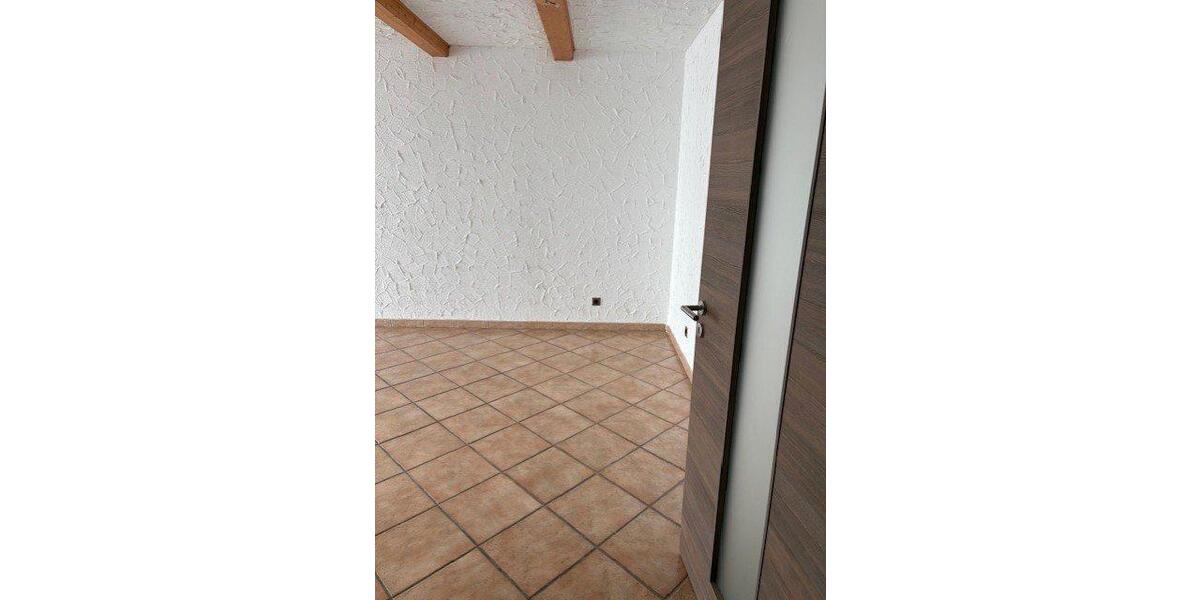 Etagenwohnung Ludwigshafen am Rhein Ludwigshafen-Hemshof - 1 Zimmer, 70 m&sup2;, 650&euro; | Angebot:25994786