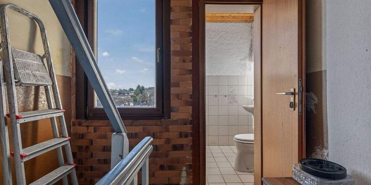 Mehrfamilienhaus, Wohnhaus Karlsbad / Auerbach Auerbach - 6 Zimmer, 153 m&sup2;, 195.000&euro; | Angebot:24857833