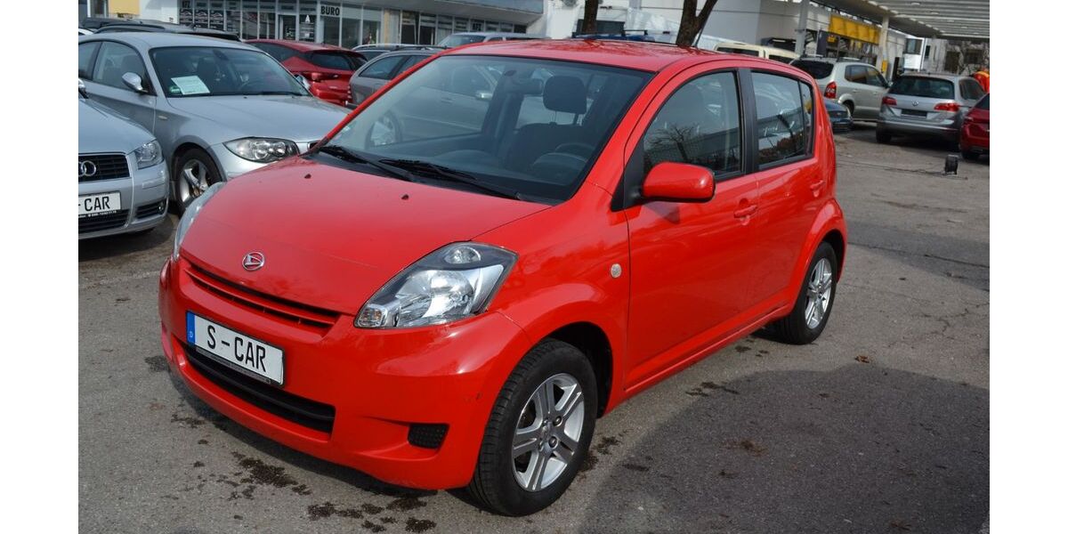 Daihatsu Sirion 123.900 km 2.900 &euro; München 81243