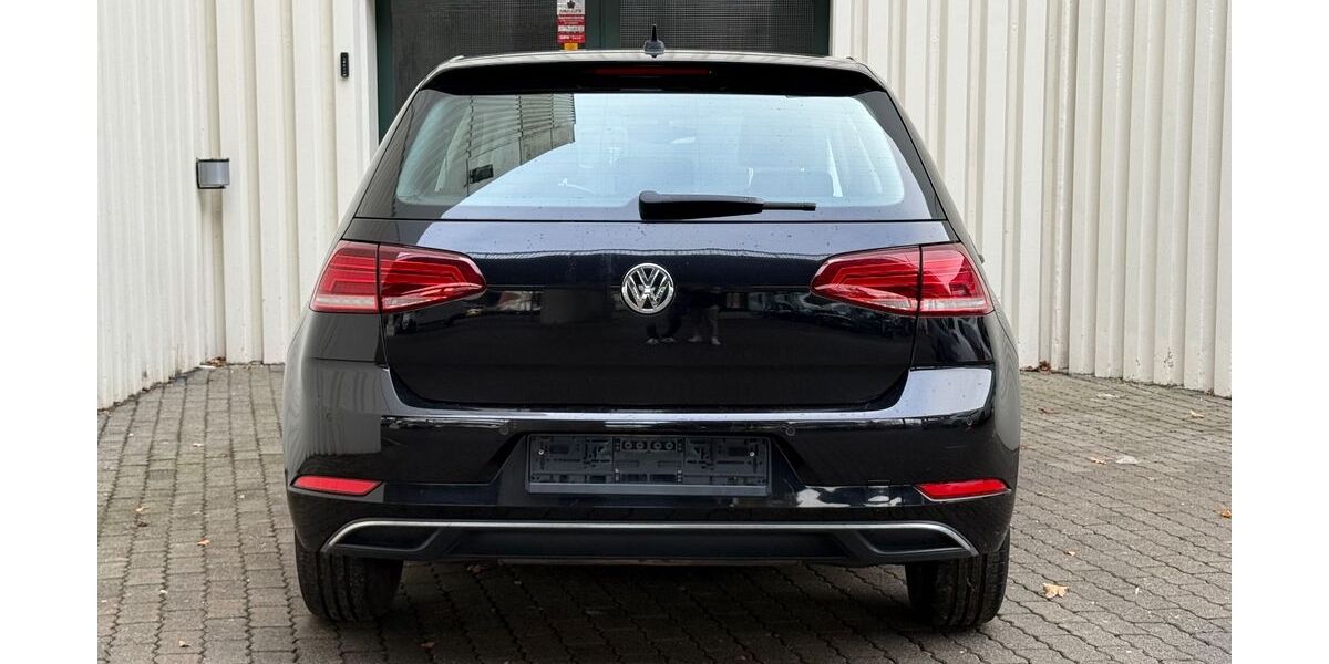 VW Golf 180.979 km 9.990 &euro; Neumünster 24534