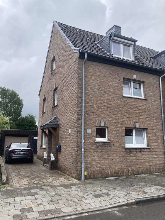 Haus zum Kaufen in Alsdorf 319.700 € 139 m²