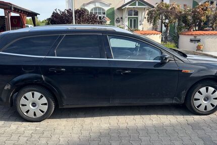 Ford Mondeo 298.700 km 1.100 &euro; Langquaid OT Niederleierndorf 84085