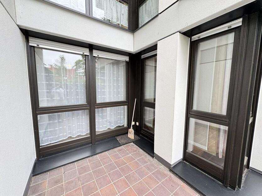 Charmante 2,5 Zimmer Wohnung mit zwei Terrassen und Tiefgaragenstellplatz 2 zimmer