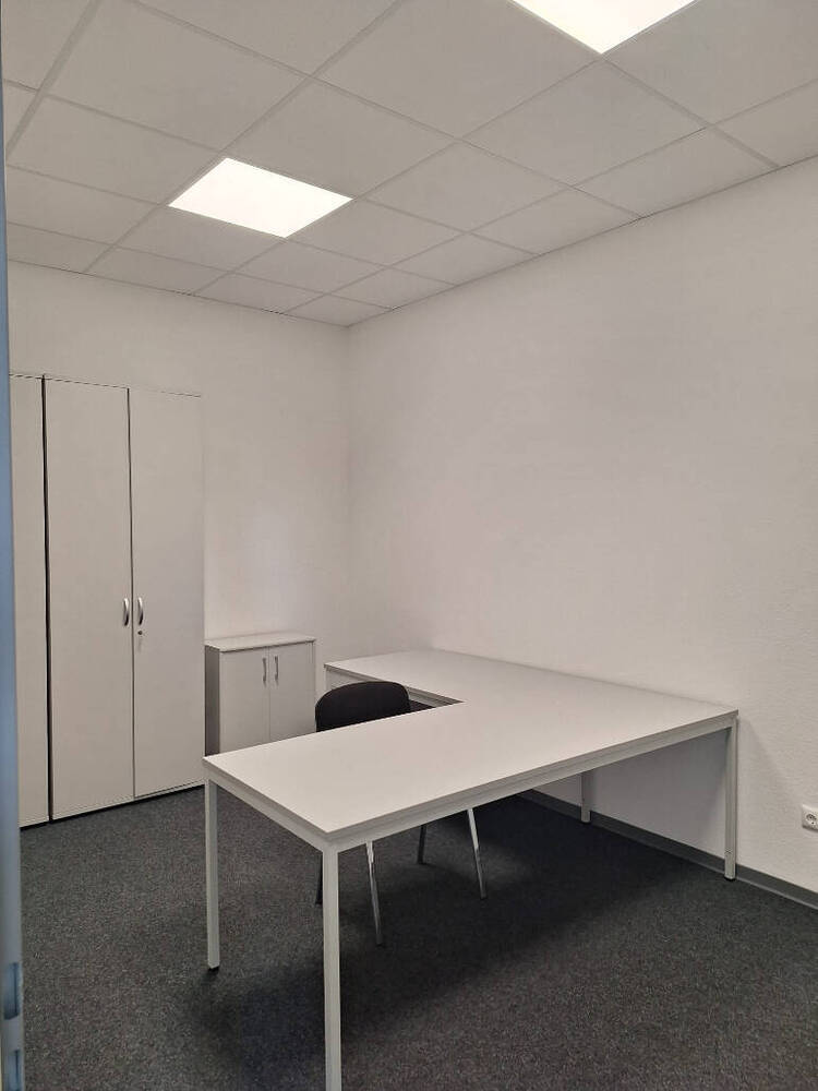 Geräumige Büroraume in super Gemeinschaft - All-in-Miete