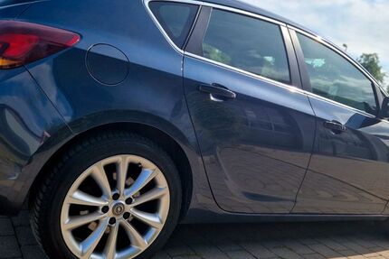 Opel Astra 140.000 km 3.990 &euro; Buch am Wald 91592