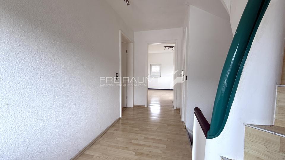 Einfamilienhaus Siegen Weidenau - 5 Zimmer, 120 m&sup2;, 1.100&euro; | Angebot:25256341