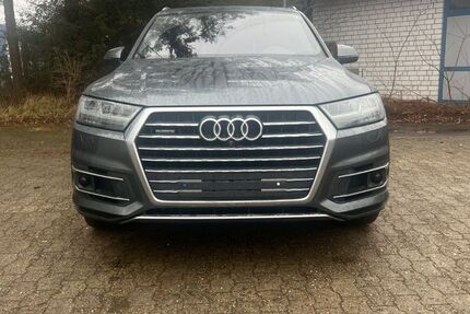Audi Q7 208.000 km 27.000 &euro; Handewitt 24983