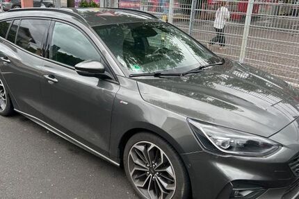 Ford Focus 96.000 km 18.700 &euro; Wiesbaden 65203