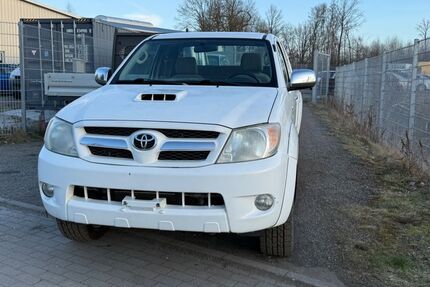 Toyota Hilux 329.000 km 13.490 &euro; salzhausen 21376