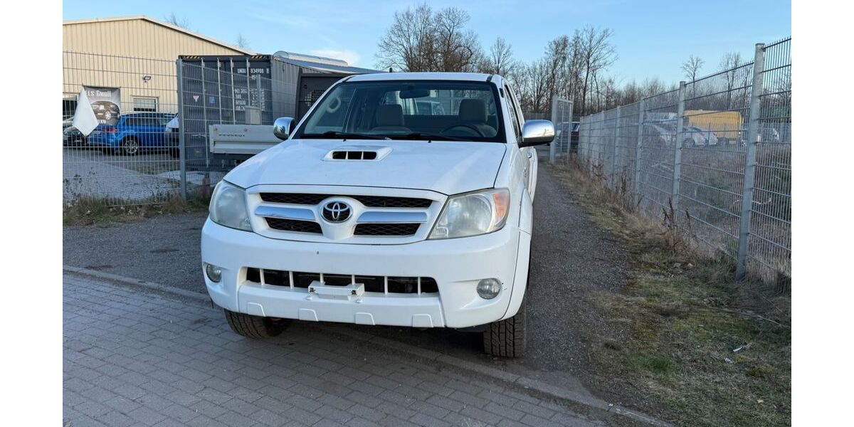 Toyota Hilux 329.000 km 13.490 &euro; salzhausen 21376
