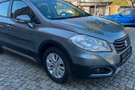 Suzuki (SX4) S-Cross 104.816 km 8.800 &euro; Dresden 01097
