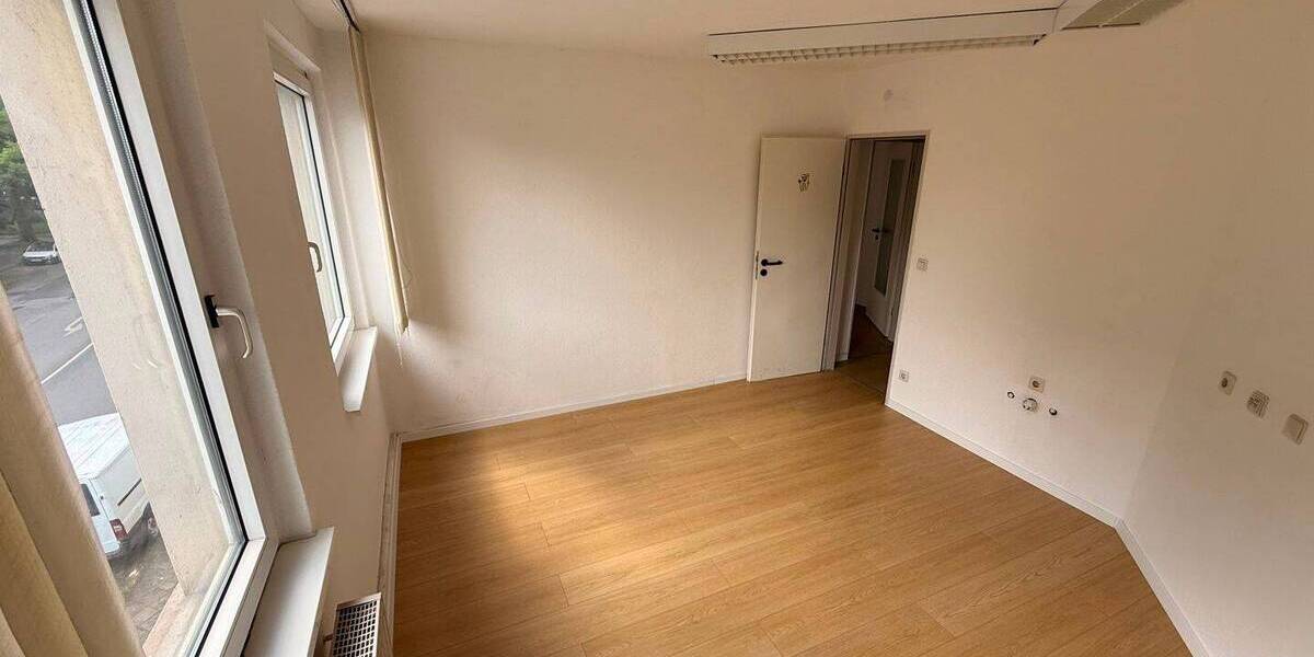 Etagenwohnung Gelsenkirchen Feldmark - 9 Zimmer, 169 m&sup2;, 1.490&euro; | Angebot:26853818