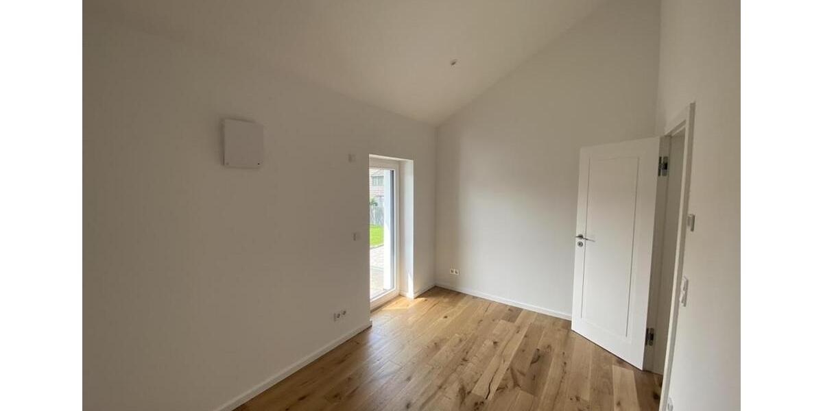 Doppelhaushälfte Düsseldorf Stadtbezirk 5 - 3.5 Zimmer, 100 m&sup2;, 2.500&euro; | Angebot:26276442