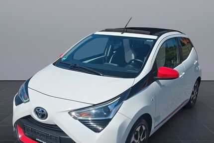 Toyota Aygo (X) 122.306 km 8.250 &euro; Jork 21635