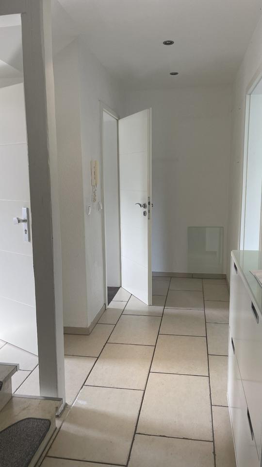 Maisonette-Eigentumswohnung in 2-Parteienhaus nahe Frechener City