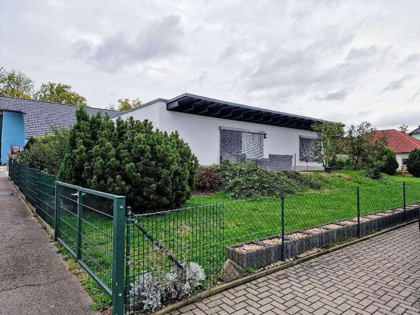 Haus zum Kaufen in Schkeuditz 349.900 € 100 m²