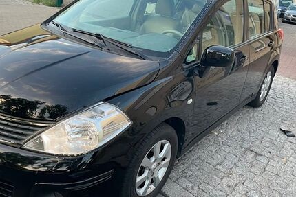 Nissan Tiida 141.129 km 2.350 &euro; Berlin 13409