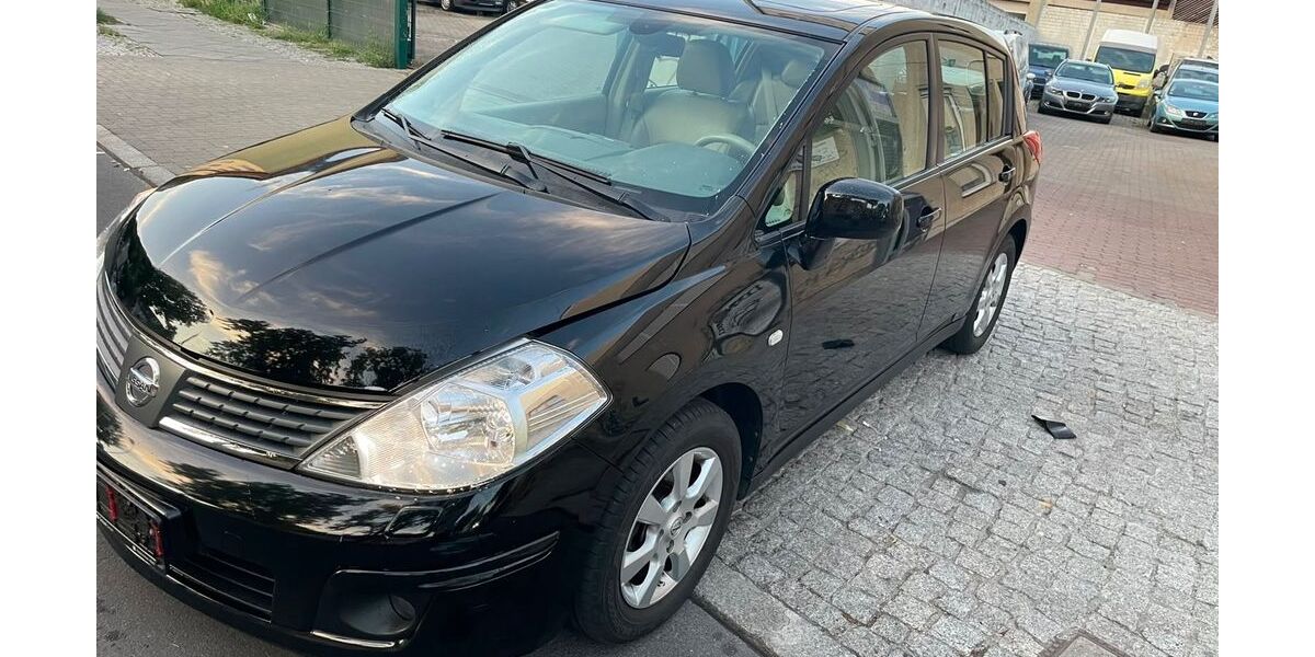 Nissan Tiida 141.129 km 2.350 &euro; Berlin 13409