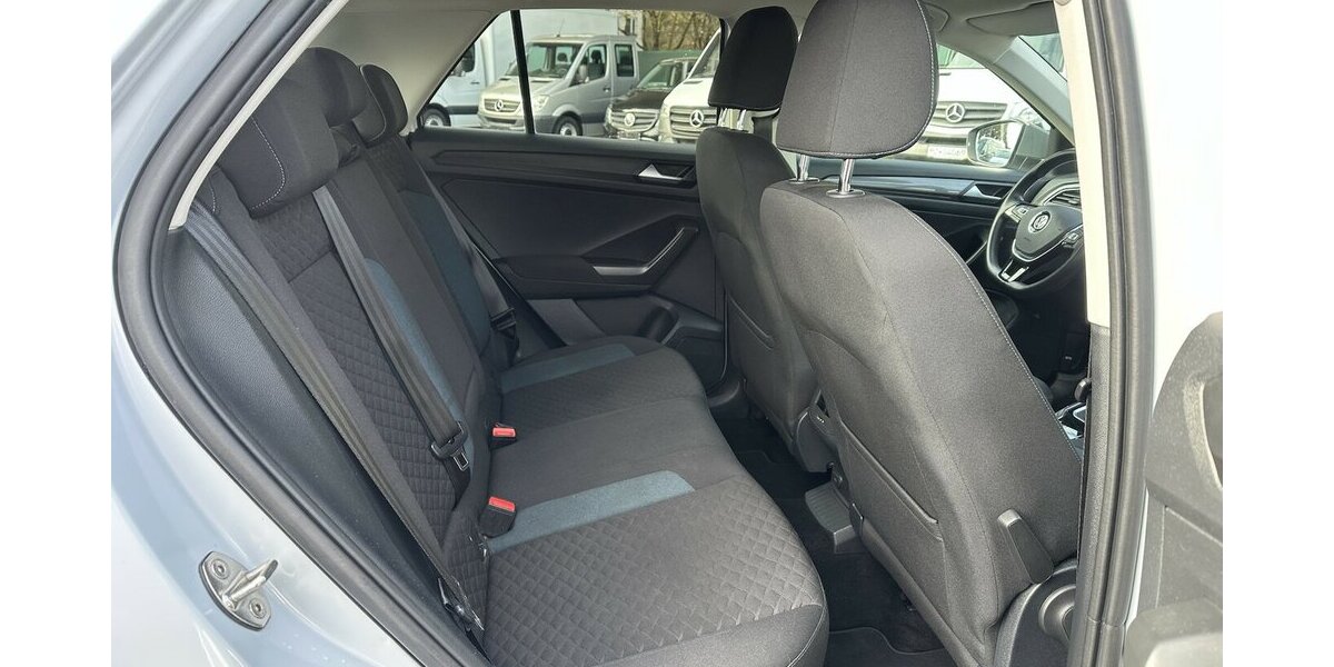 VW T-Roc IQ.DRIVE LED Navi PDC SHZ 127.074 km 18.000 &euro; Mainz 55122