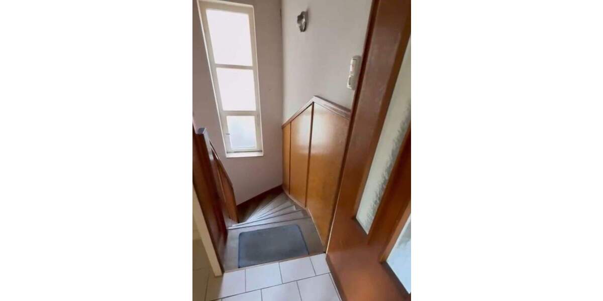 Zweifamilienhaus zur Kernsanierung mit Ausbaureserve in Hattersheim 9 zimmer