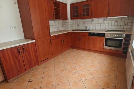 Haus Wildenberg - 7 Zimmer, 220 m&sup2;, 1.800&euro; | Angebot:25907276