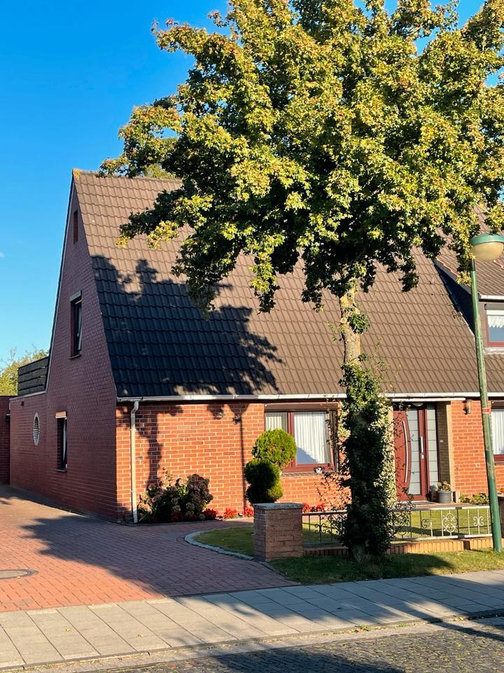Doppelhaushälfte in Cäciliengroden mit großem Garten