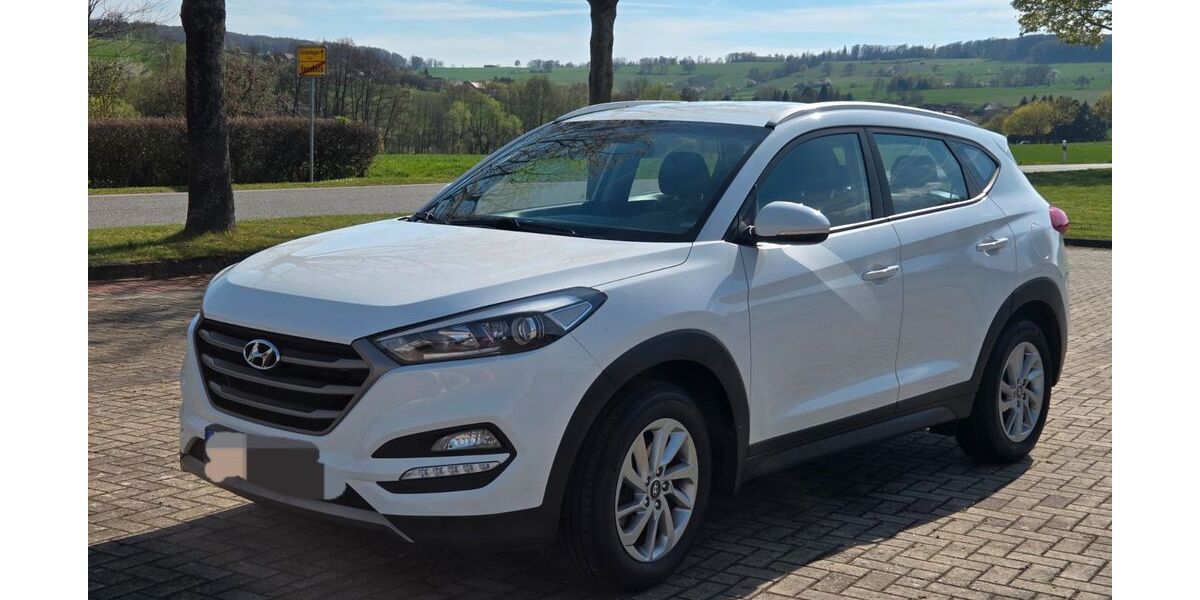Hyundai TUCSON 195.000 km 11.700 &euro; Wesertal 34399