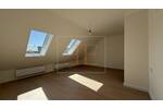 Frisch saniertes Reihenmittelhaus mit 6 Zimmern, Balkon und Einzelgarage zu vermieten - Reihenmittelhaus Rellingen | Angebot:26346609