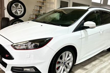 Ford Focus 199.000 km 8.900 € Merzig 66663